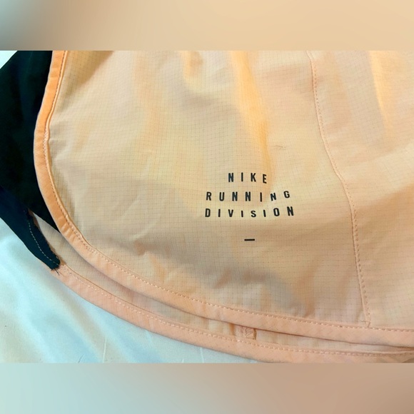 NWT…..NIKE DIVISION RUNNING SHORTS‼️ - Picture 4 of 5